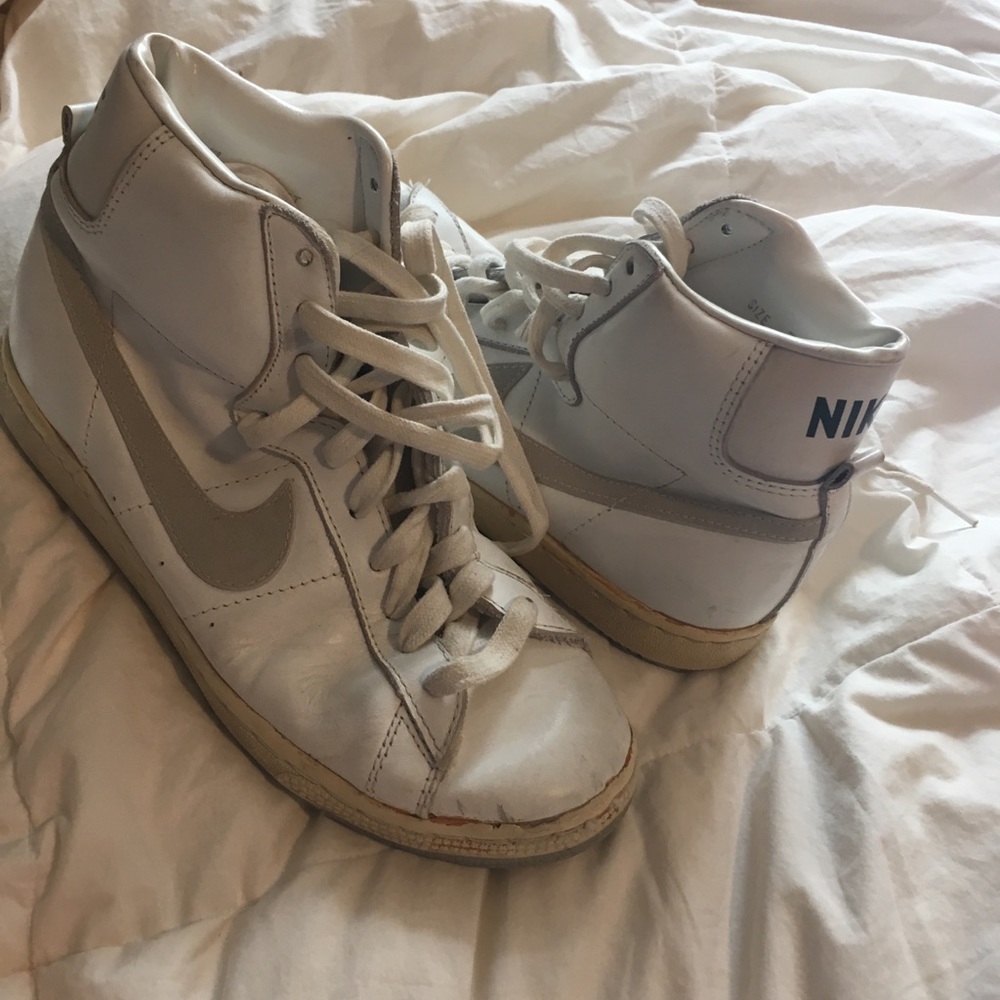 vintage nike high top sport shoes